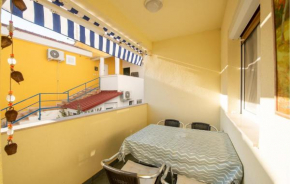 2 Bedroom Gorgeous Apartment In Petrcane